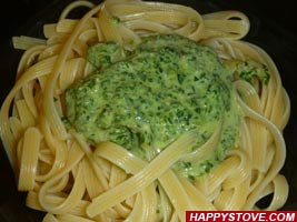 Pasta with Pesto Sauce - By happystove.com