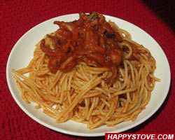 Fresh Seafood Pasta - Spaghetti allo Scoglio - By happystove.com